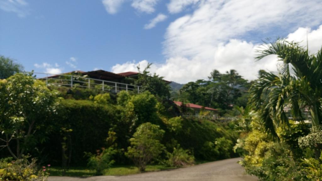 Piafau Hills Hotel Faaa Exterior foto